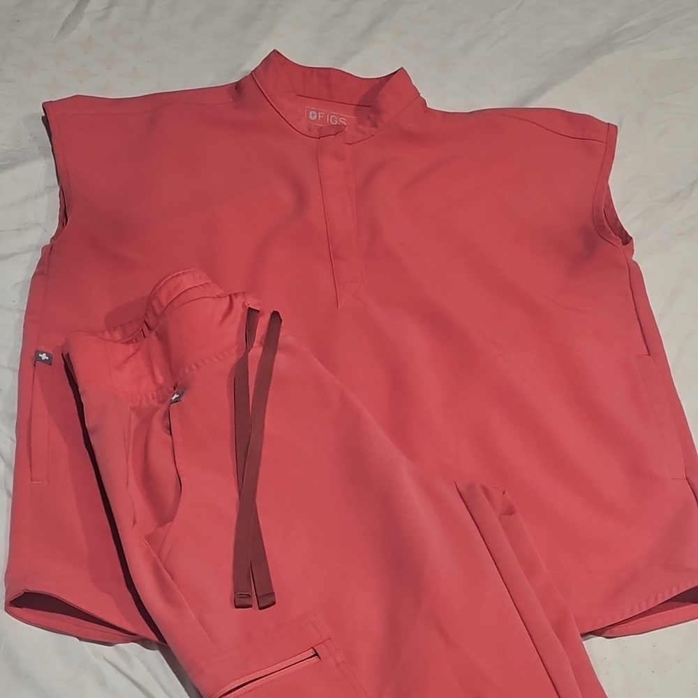 Figs Vibrant Pink Scrub Ensemble